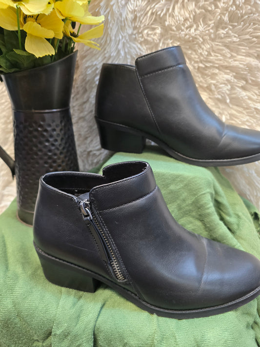 Time and true ankle boots size 8 image 0