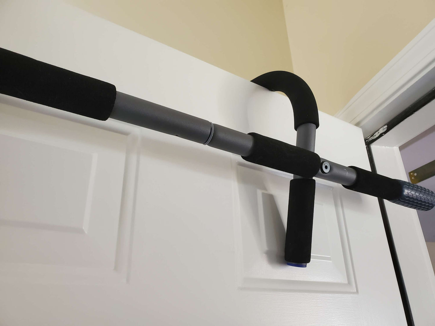 Pull up bar image 4