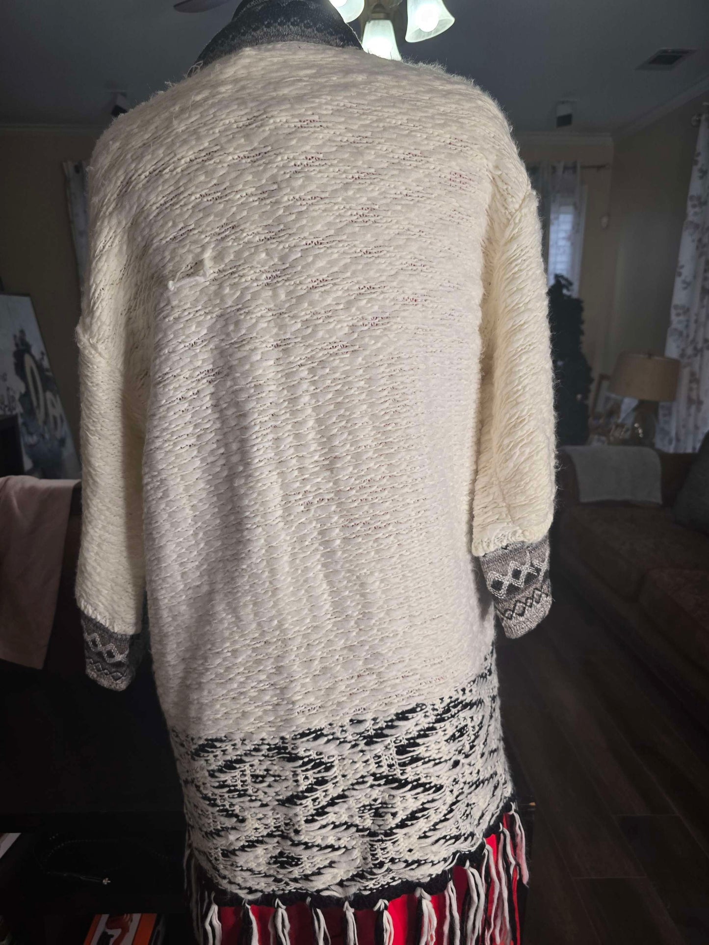 Wool white sweater image 6