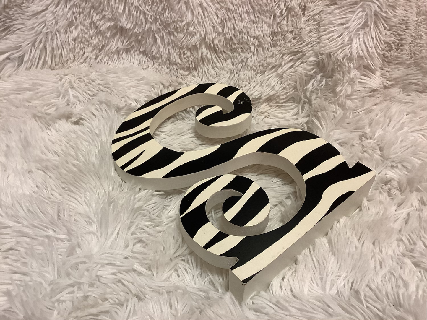 Zebra Print Letter “S” Stand image 4