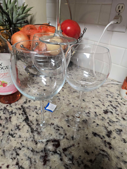 Set of 4 wine glass image 1
