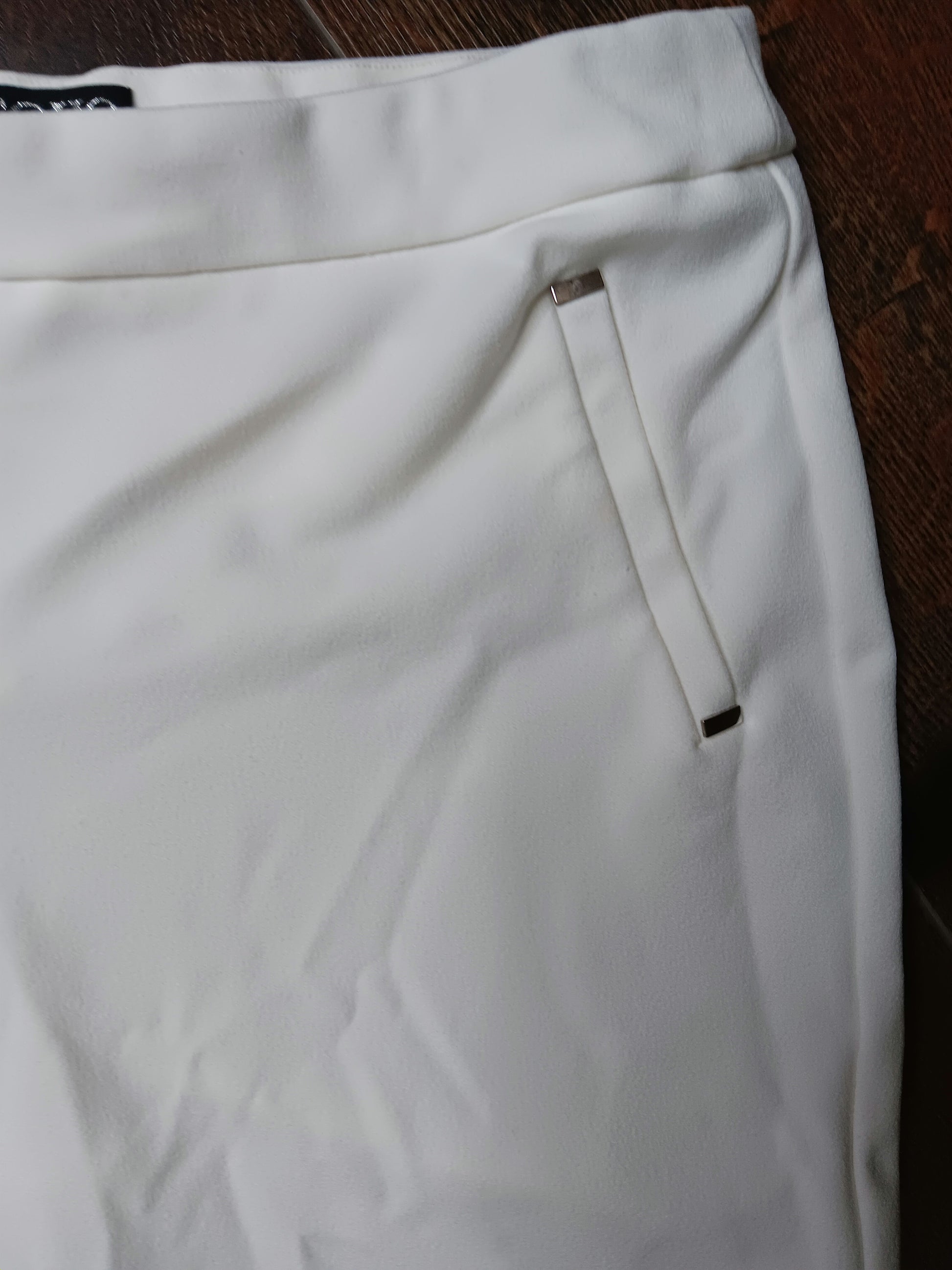 Women White pants size medium image 2