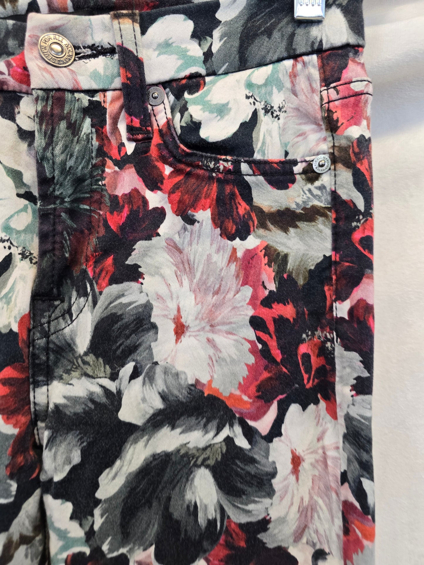 For all mankind floral pants size 28 image 2