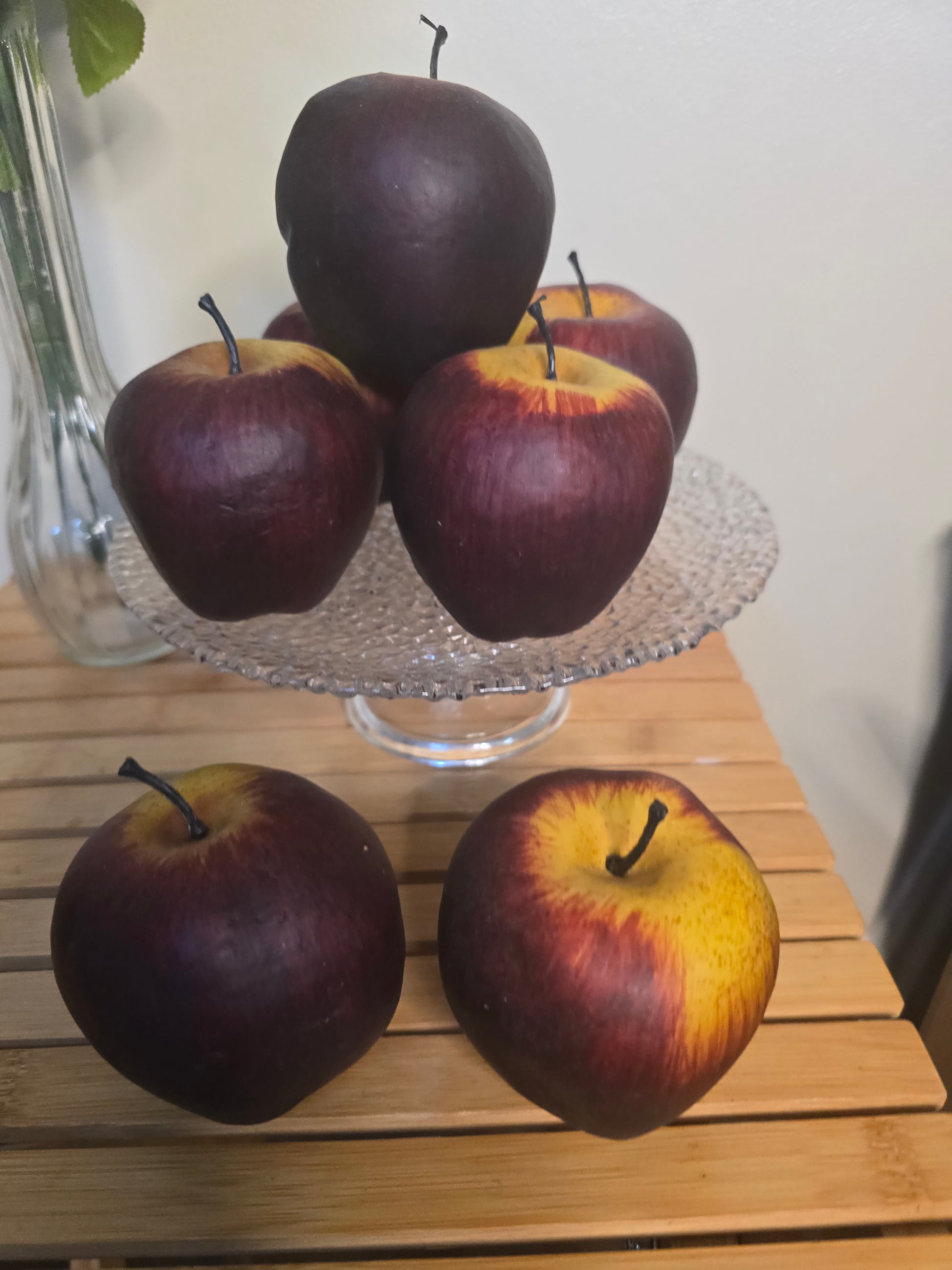 Set of 7 artificial apples image 0