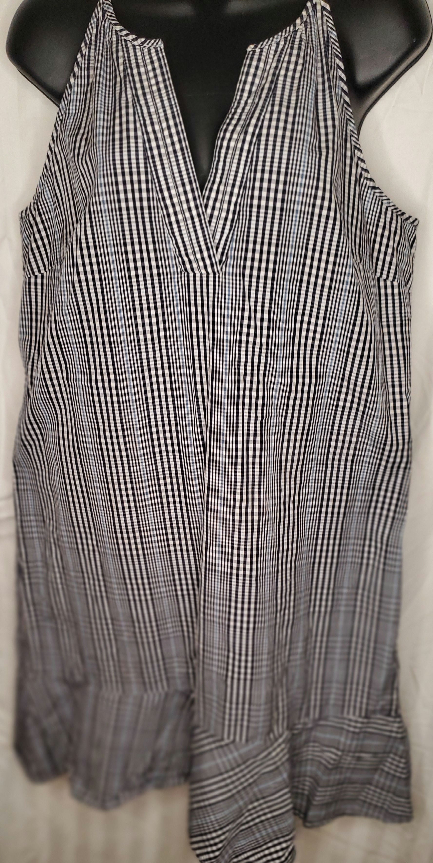 J Crew black and white v cut above knee dress size 8 image 7