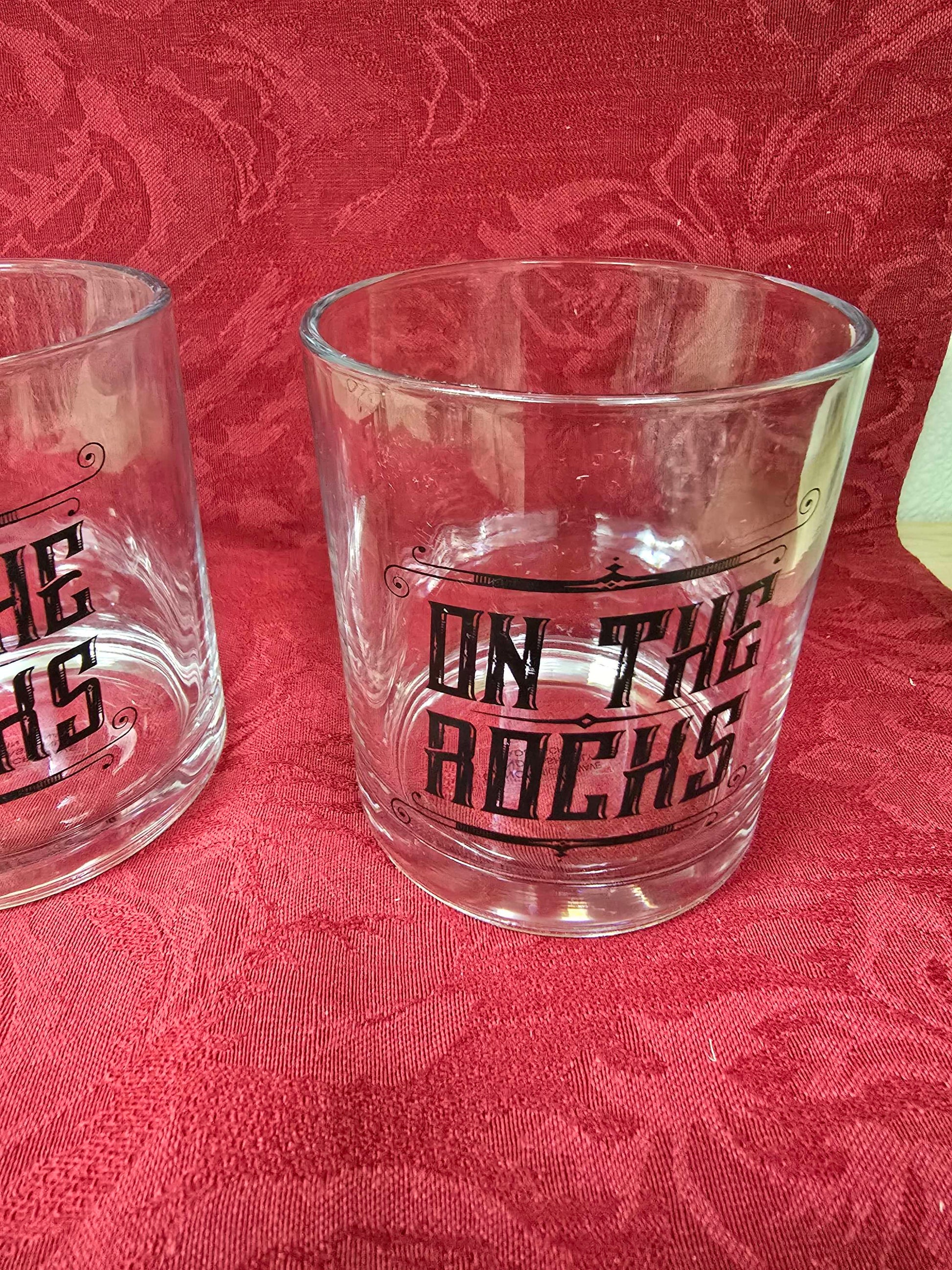 Pair on the rocks whiskey image 3