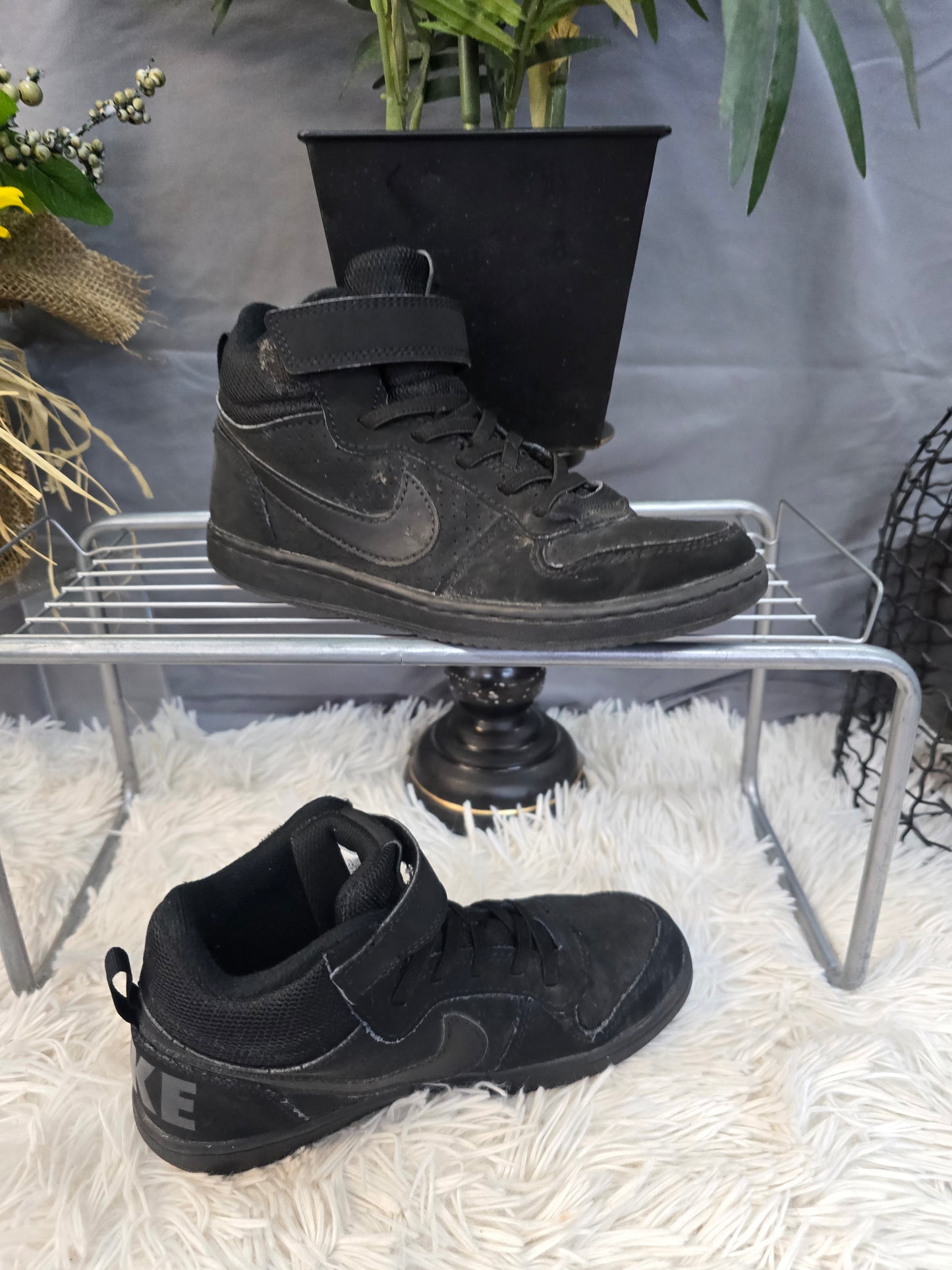 Nike youth size 2 image 0