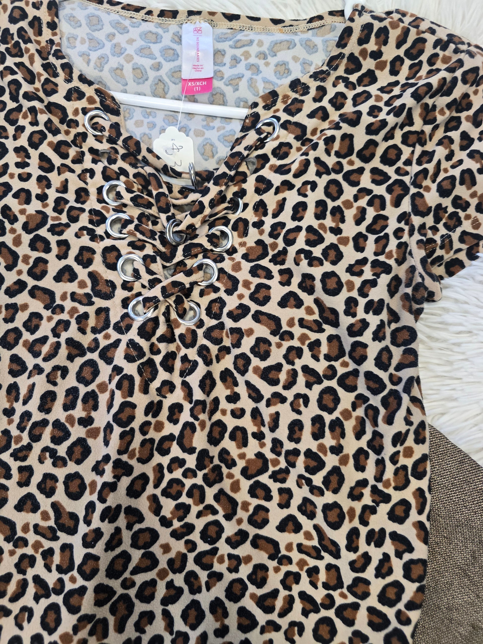 Leopard print blouse xs image 2