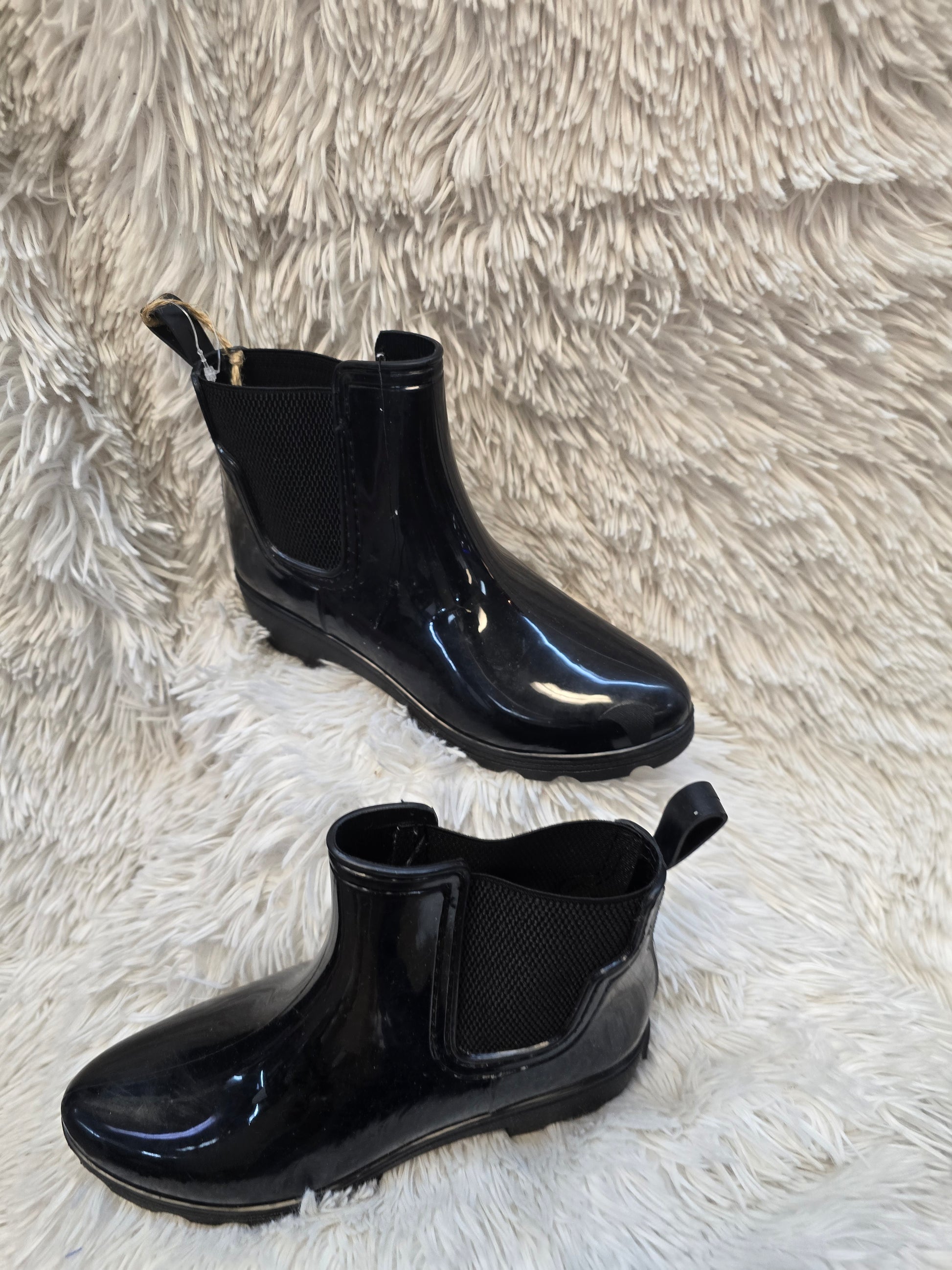 SEVEN 7 Halifax Black Short Ankle Rain Boots Pull On Bootie size 6 image 2