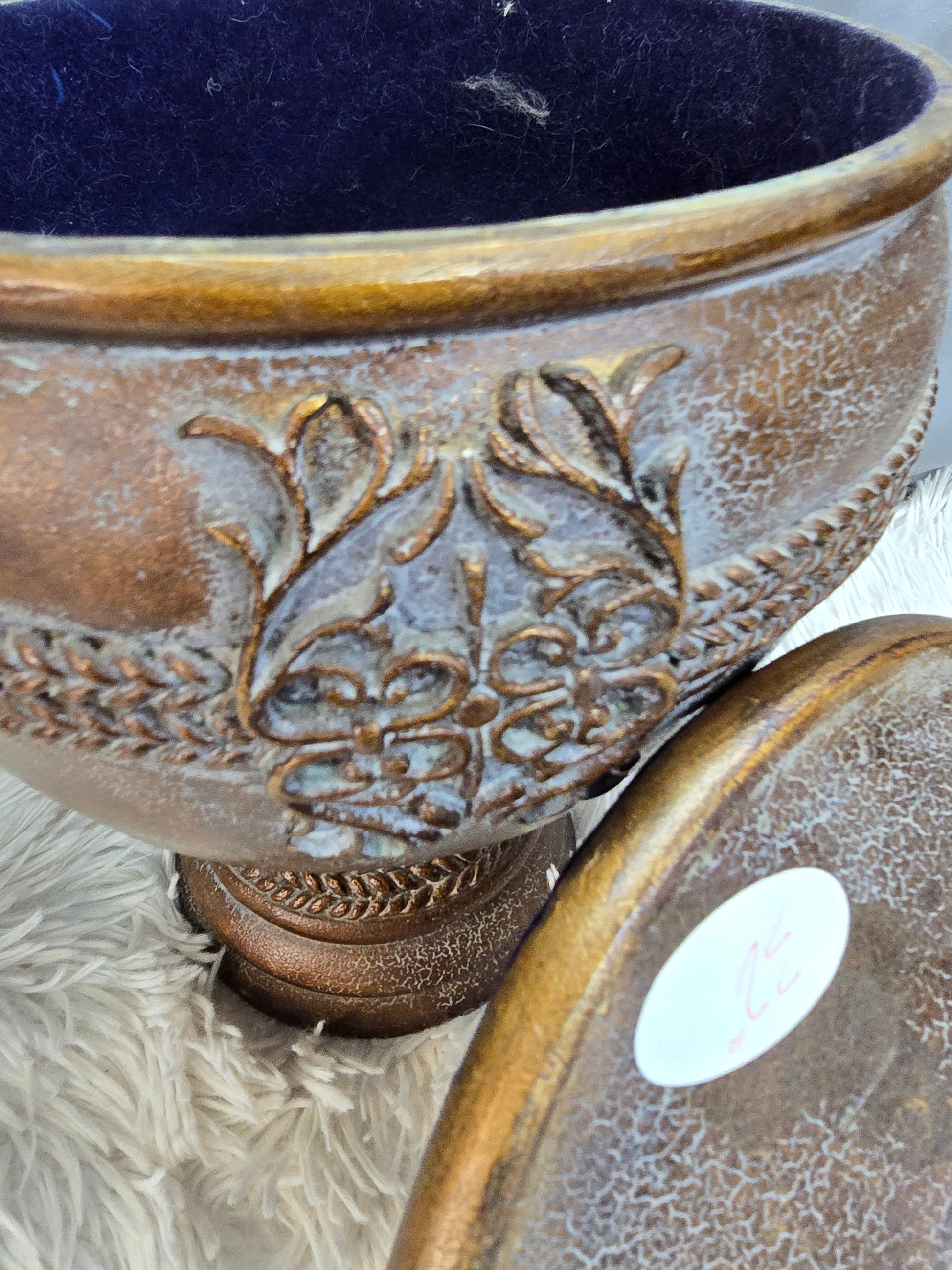 Ornate Baroque resin urn image 3