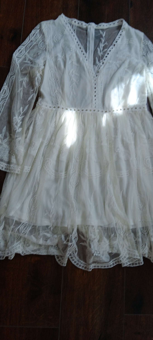 Cupshe white dress M image 1