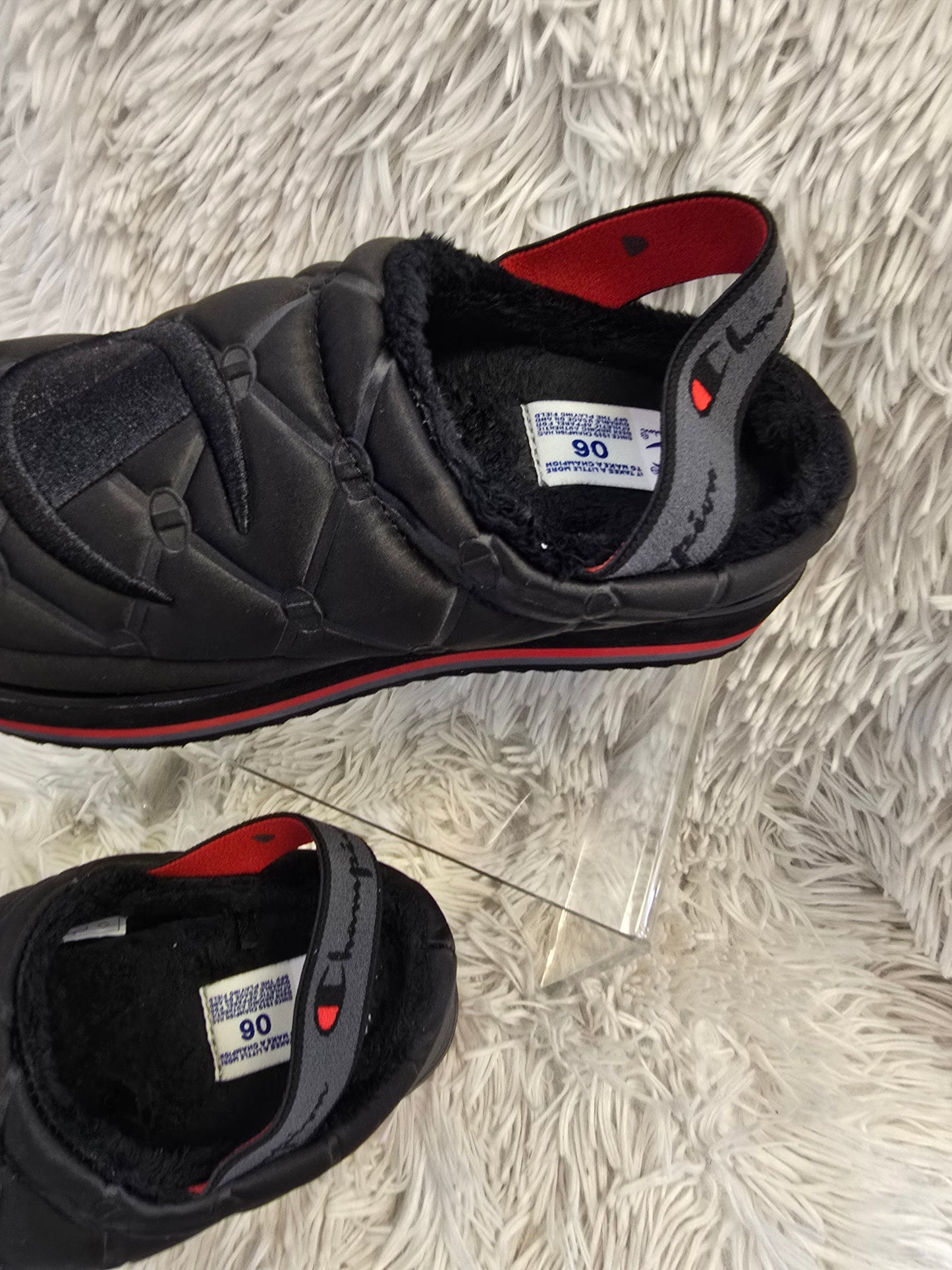 Champions soft slipper size 6 image 3