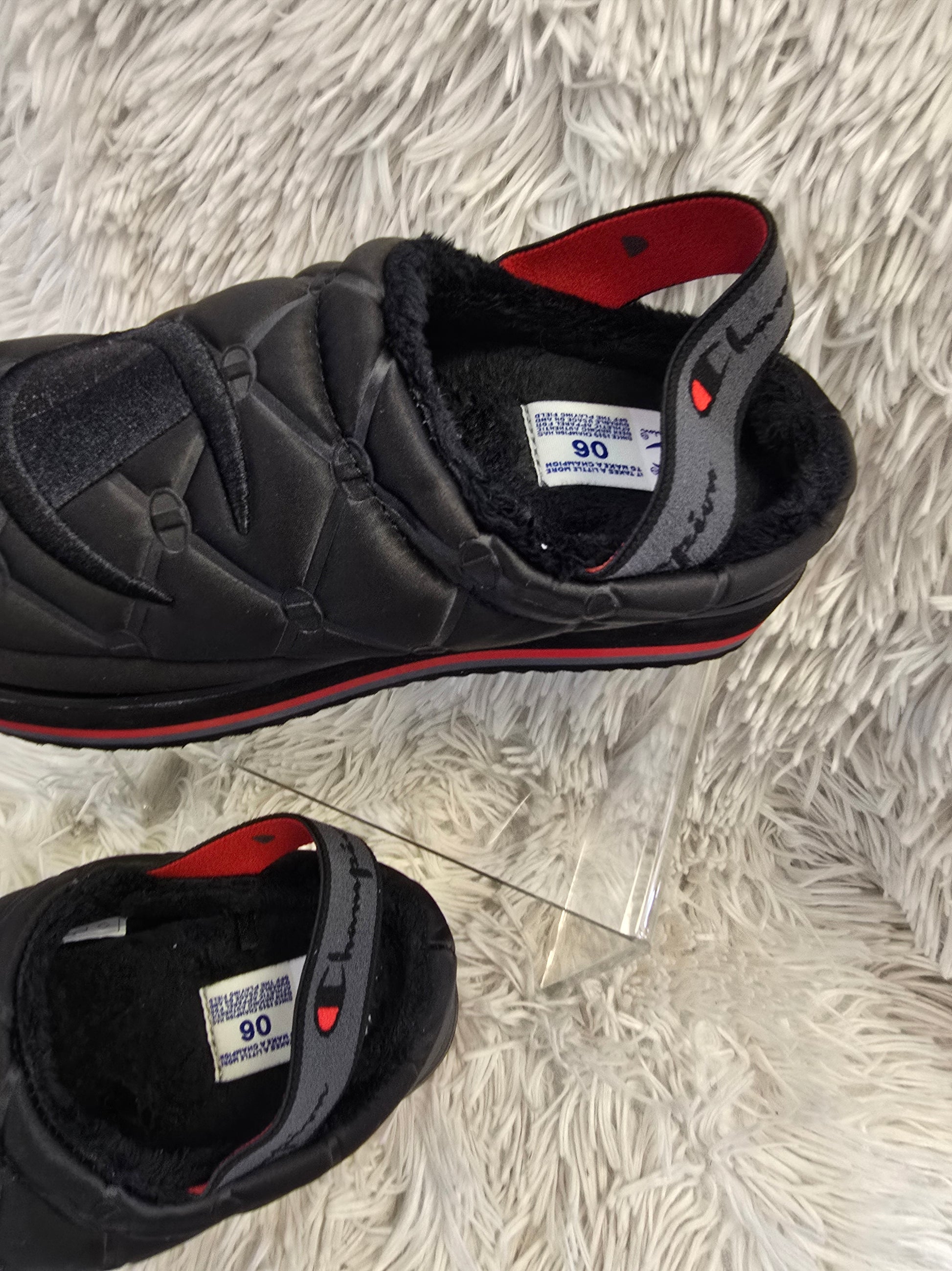Champions soft slipper size 6 image 3