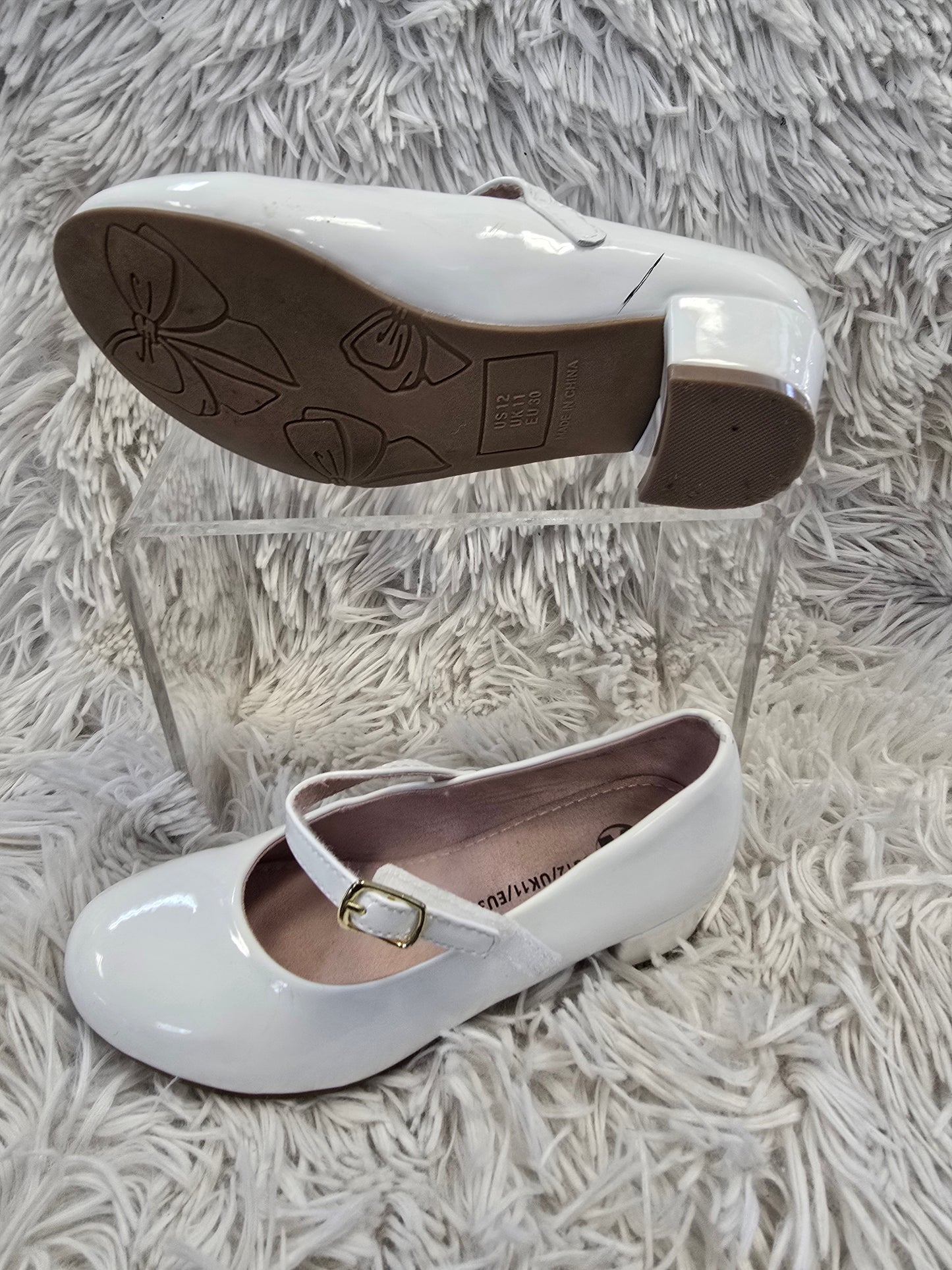 Girl white flat shoes size 12 image 4