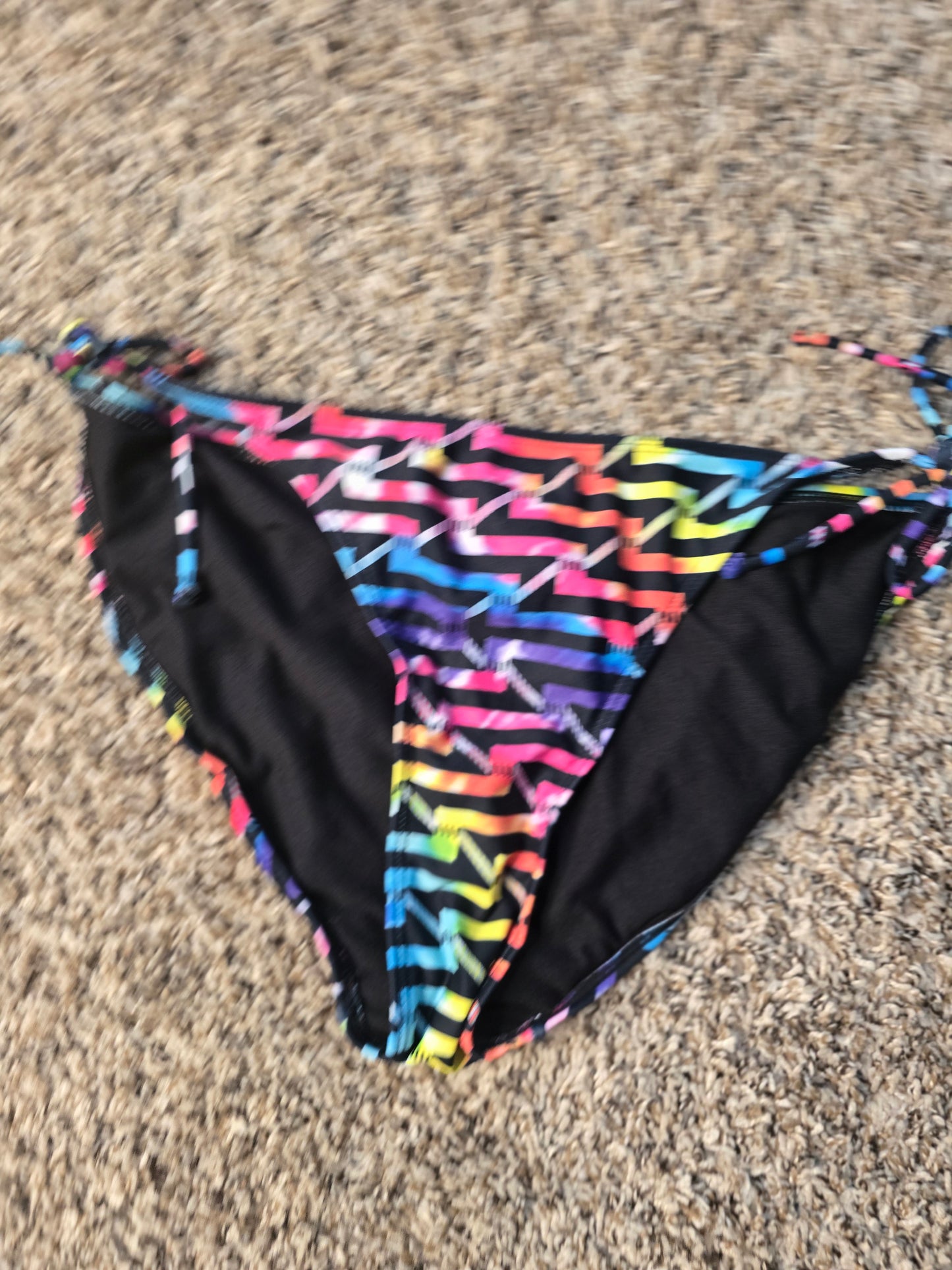 🌈 OP Colorful Geometric Tie-Side Bikini Bottom