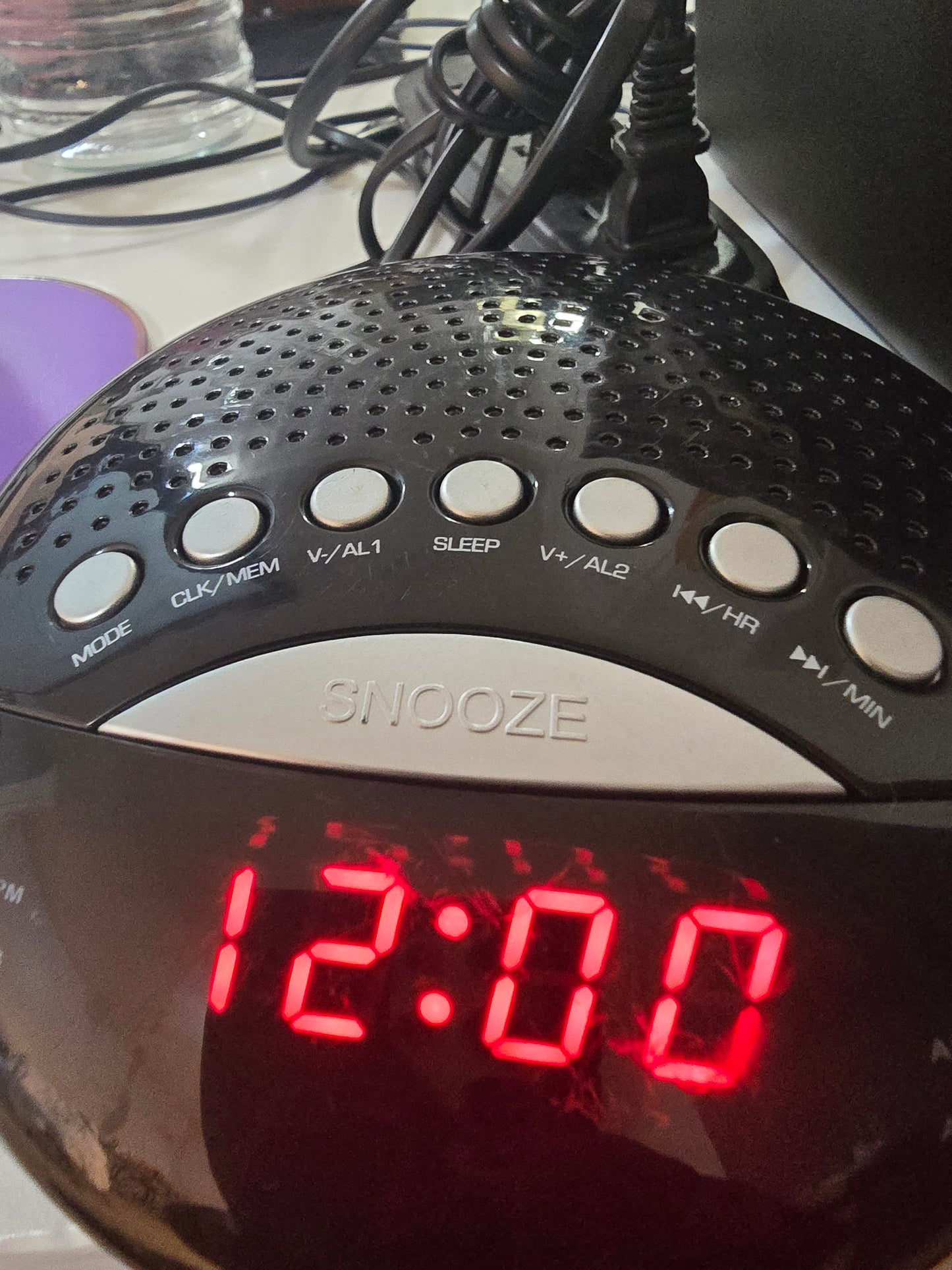 Supersonic Digital Alarm Clock Radio – Dual Alarm, FM Radio, Snooze – Black