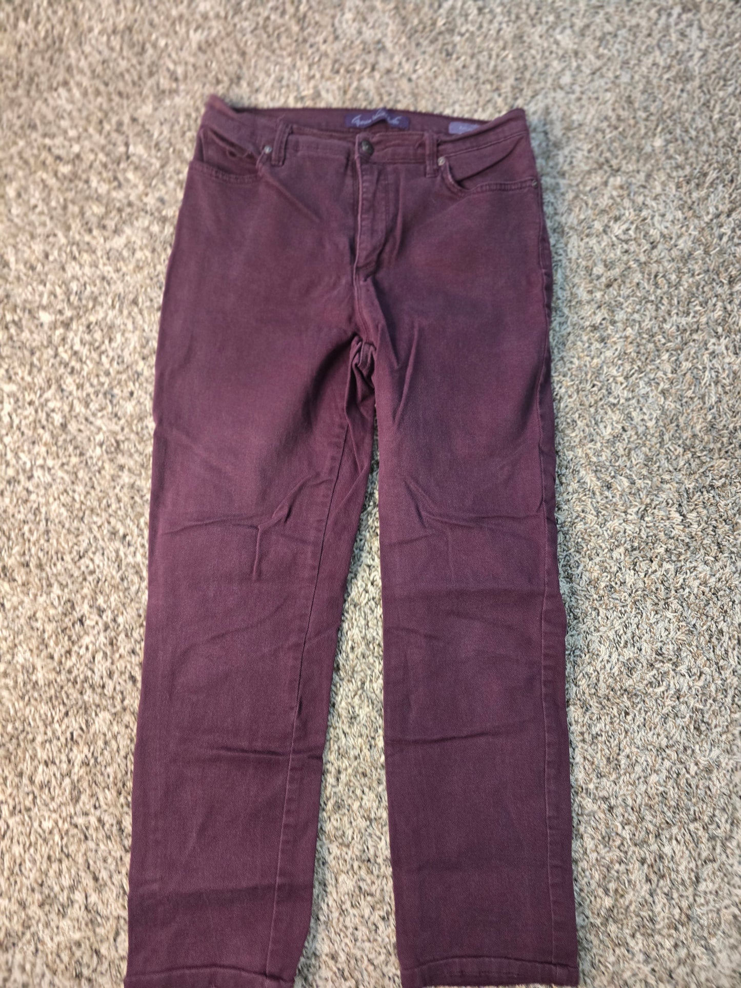 Gloria Vanderbilt Amanda Classic Fit Jeans – Burgundy/Wine – Size 10P