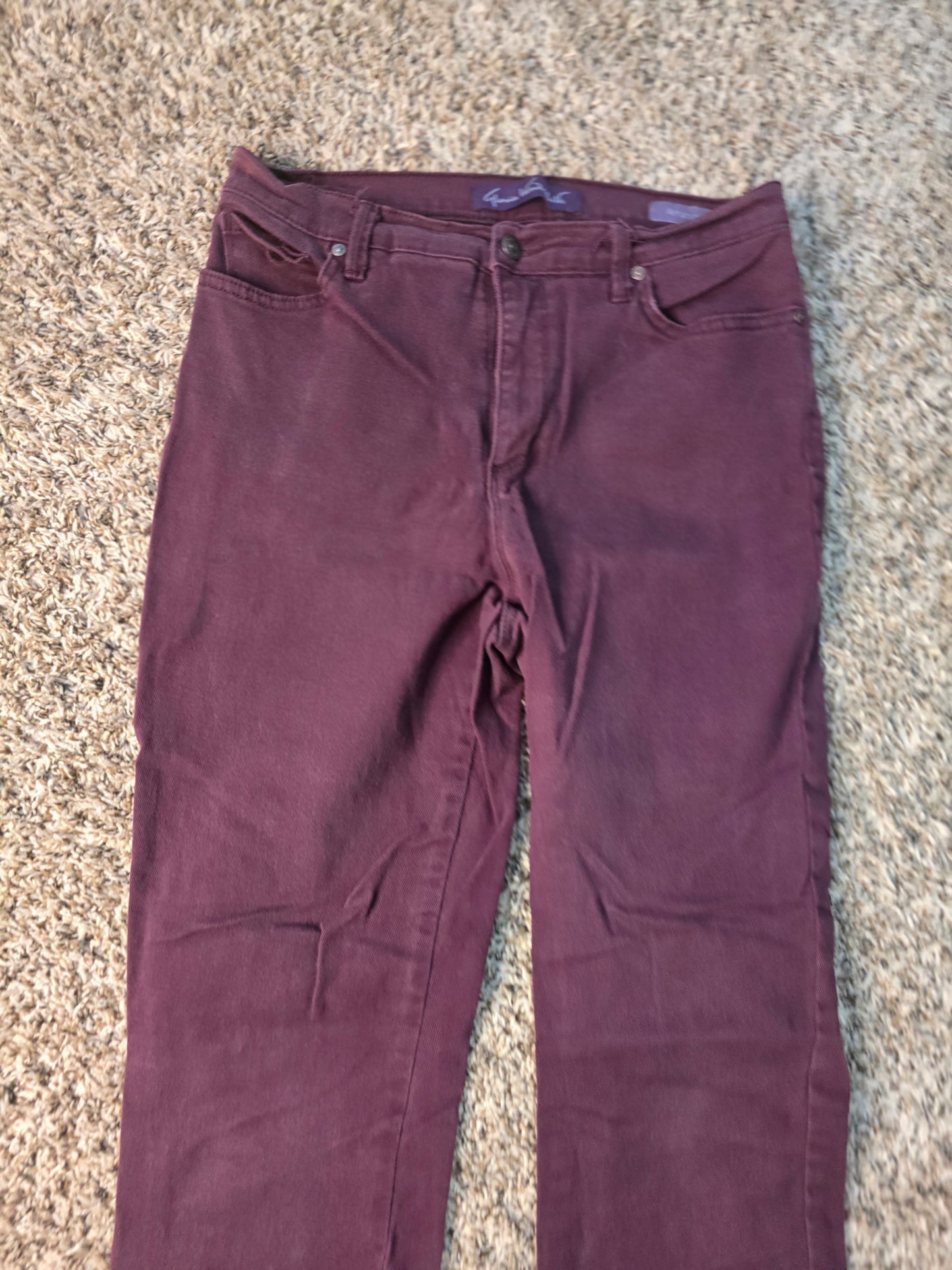 Gloria Vanderbilt Amanda Classic Fit Jeans – Burgundy/Wine – Size 10P