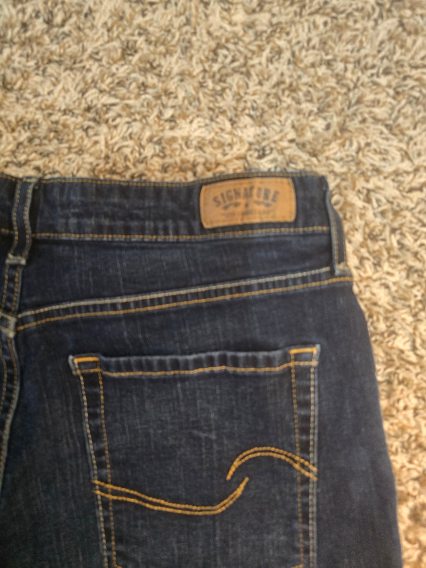 Levi’s Signature Women’s Denim Bermuda Shorts – Size 8