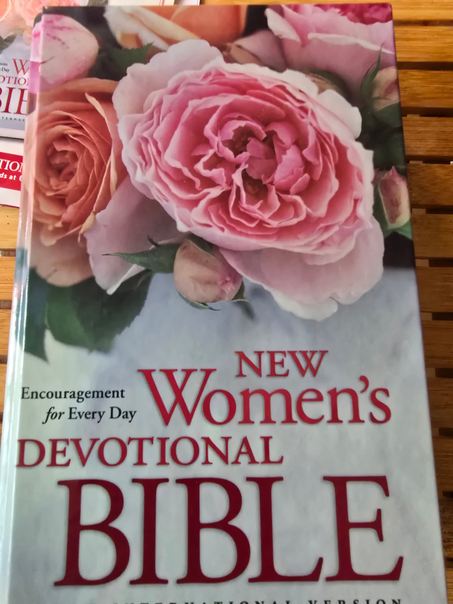 New Women’s Devotional Bible NIV – Hardcover Floral Edition – Encouragement for Every Day