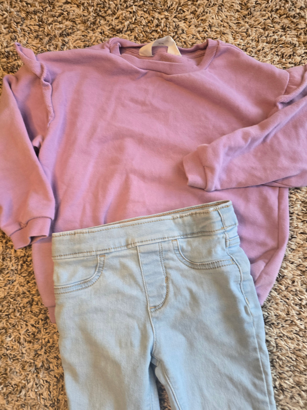 Girls H&M & Levi’s 2-Piece Outfit Set – Purple Sweatshirt & Light Wash Jeggings – Size 3T/4T