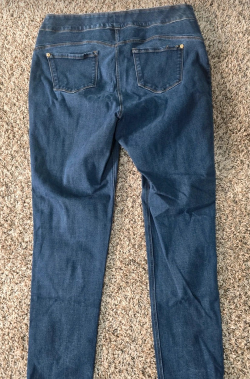 Women’s Dark Wash Pull-On Denim Jeggings