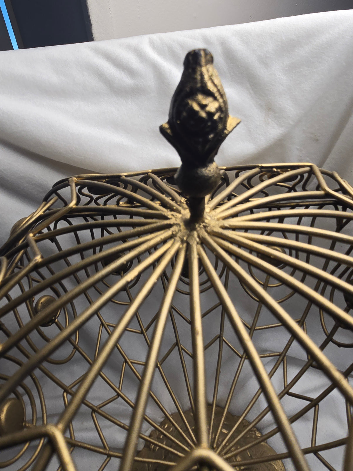 Ornate Gold Metal Wire Pedestal Basket with Lid Decorative Centerpiece