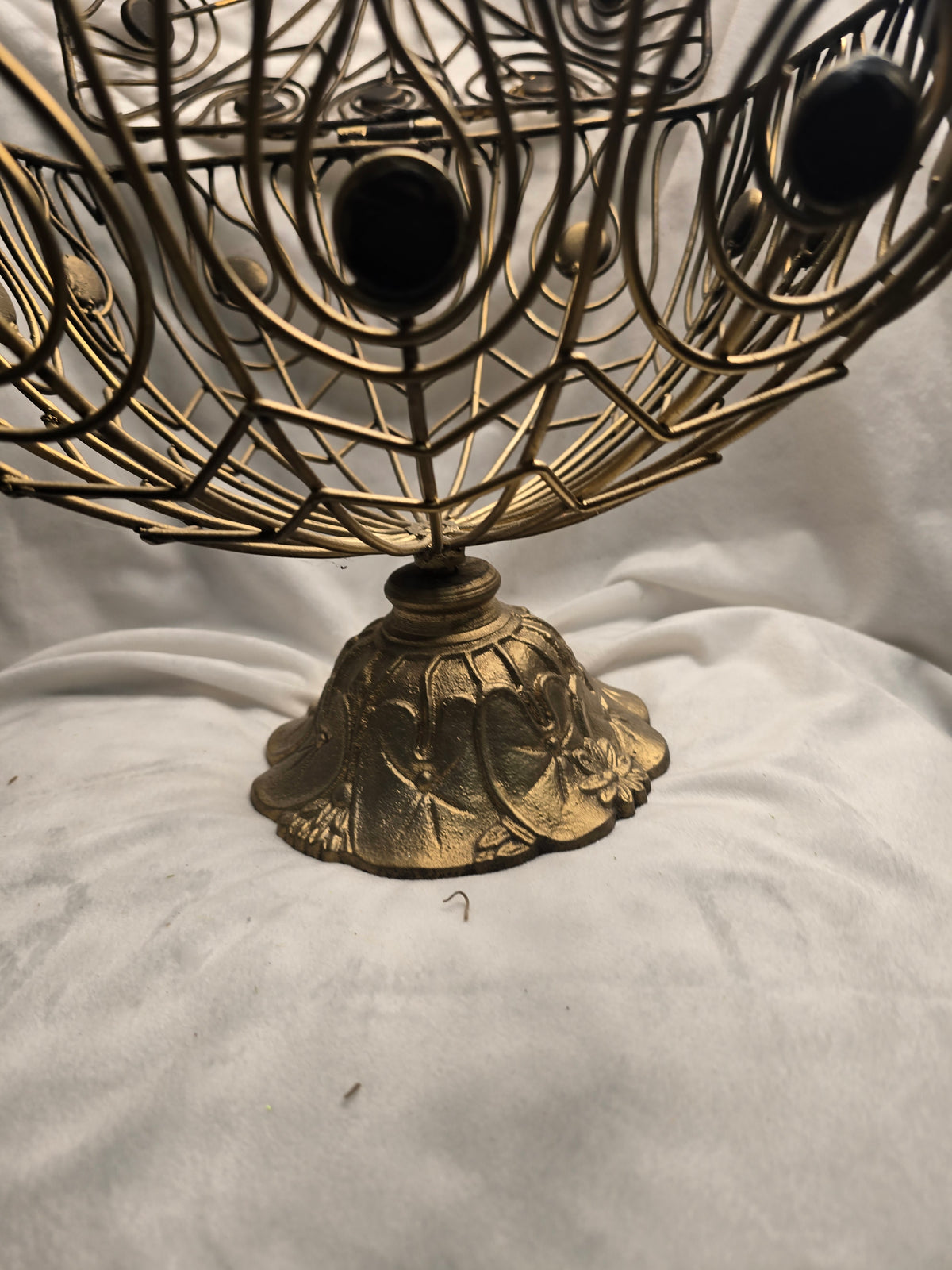 Ornate Gold Metal Wire Pedestal Basket with Lid Decorative Centerpiece