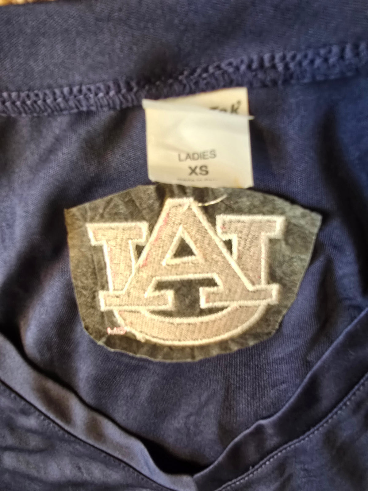 Auburn Tigers Women's XS Long Sleeve V-Neck Shirt Navy Blue Auburn Girl NCAA