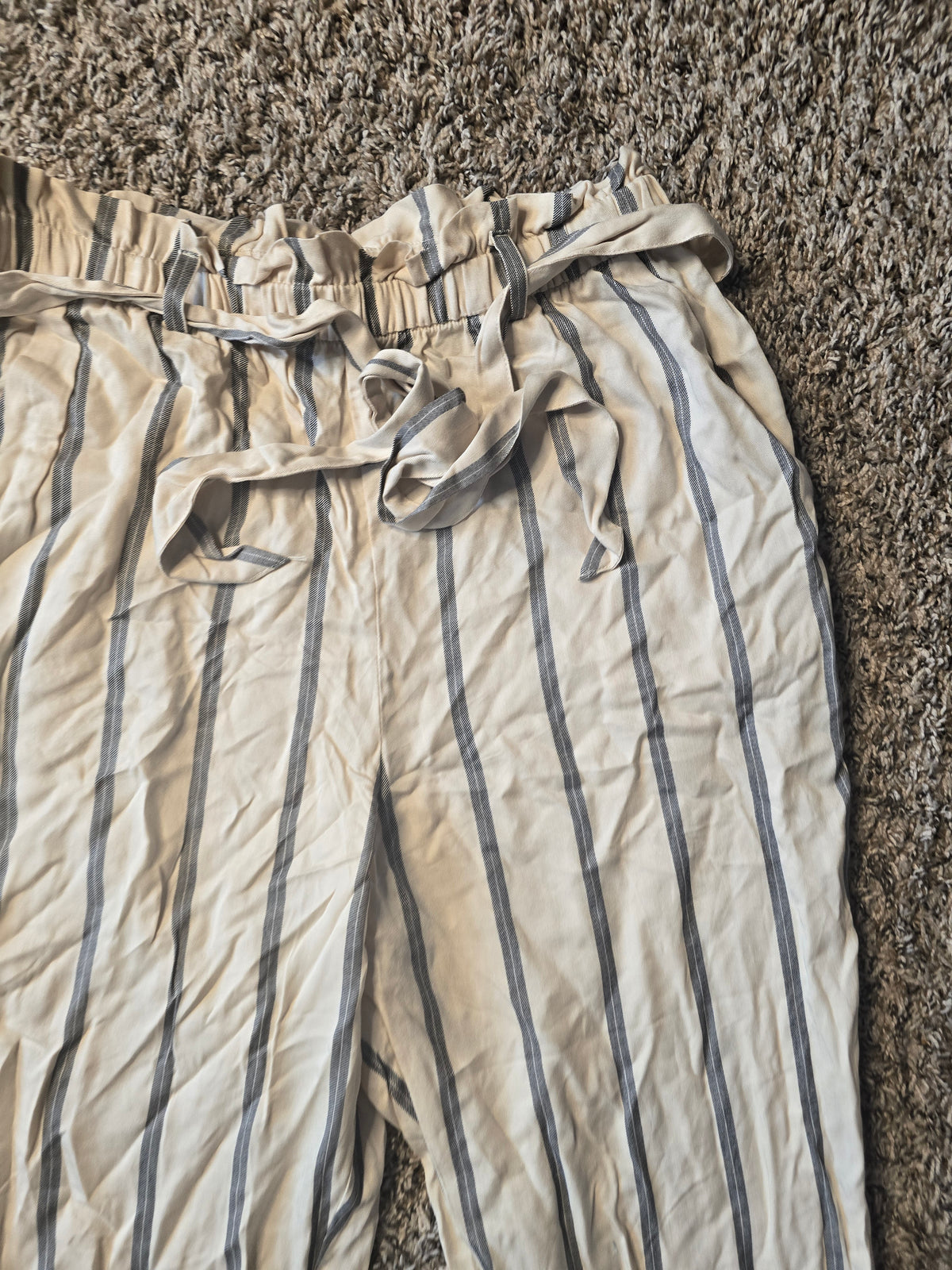 H&M Cream & Black Striped Wide Leg Paperbag Waist Pants Size 8