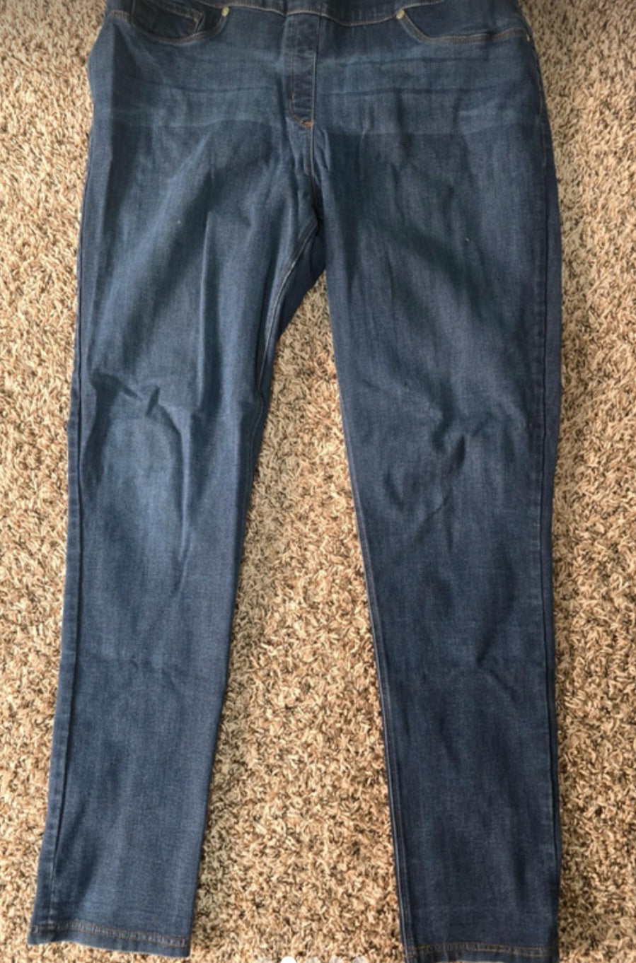 Women’s Dark Wash Pull-On Denim Jeggings
