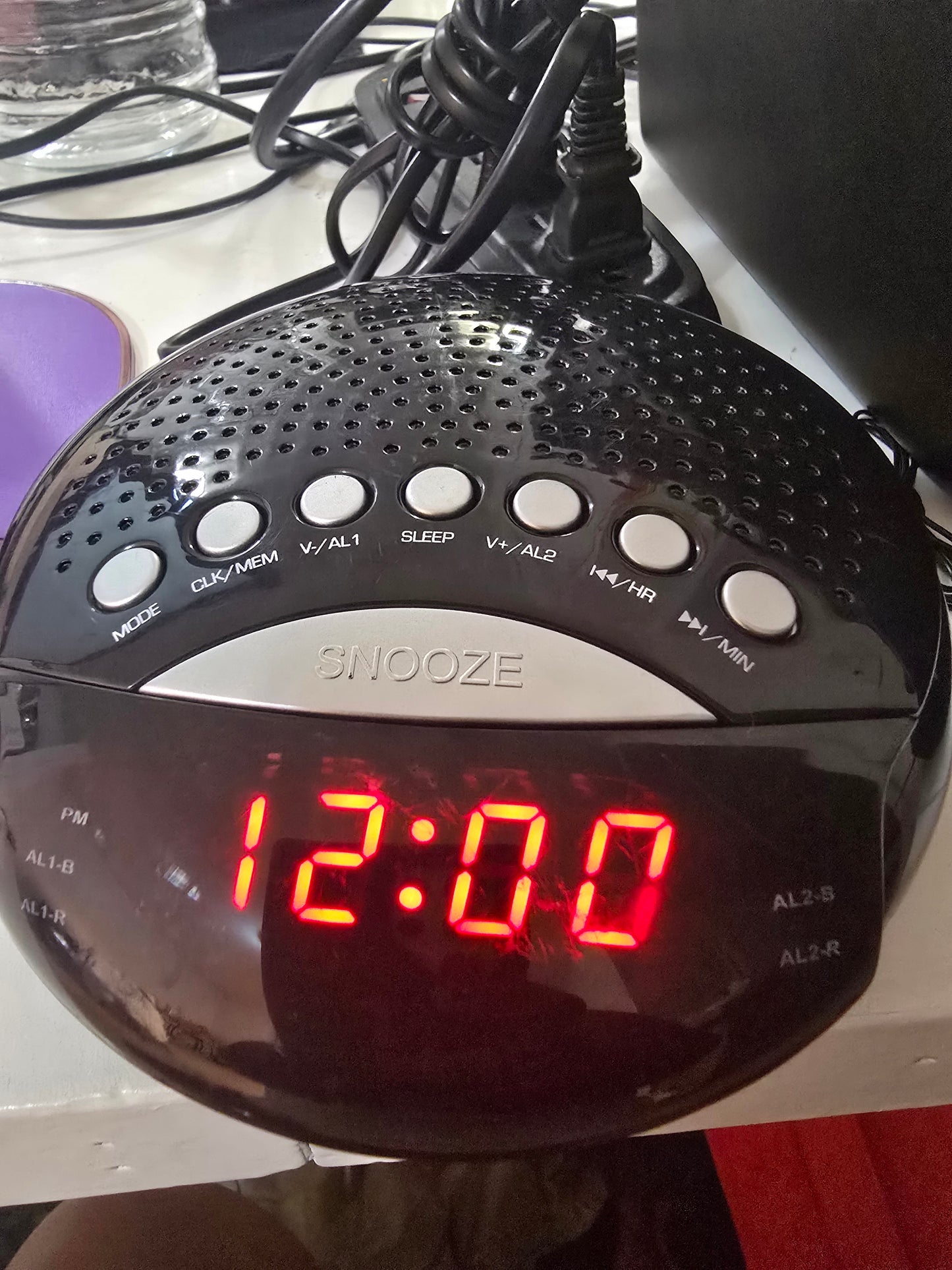 Supersonic Digital Alarm Clock Radio – Dual Alarm, FM Radio, Snooze – Black